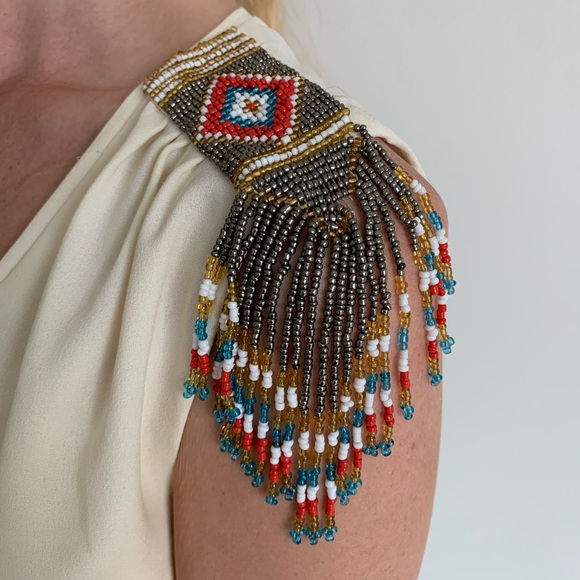 French v neck with beaded shoulders - Picture 2 of 3